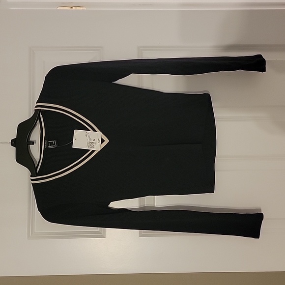 Forever 21 Tops - Stretch V Neck Long Sleeve